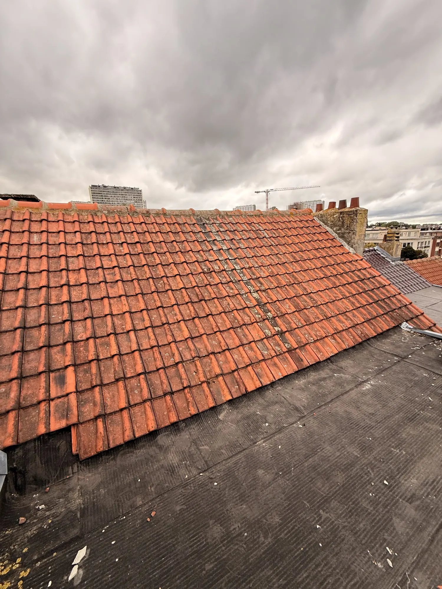 Toiture en tuiles réparée par PA Rénovation
